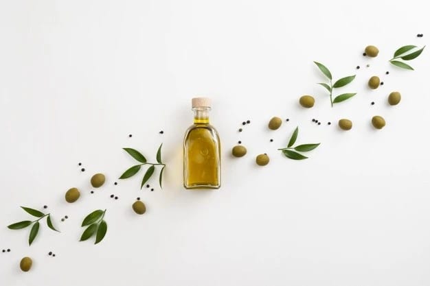 Zeytinyağı nedir? Zeytinyağının faydaları nelerdir? Nelere iyi gelir ve nasıl yapılır?