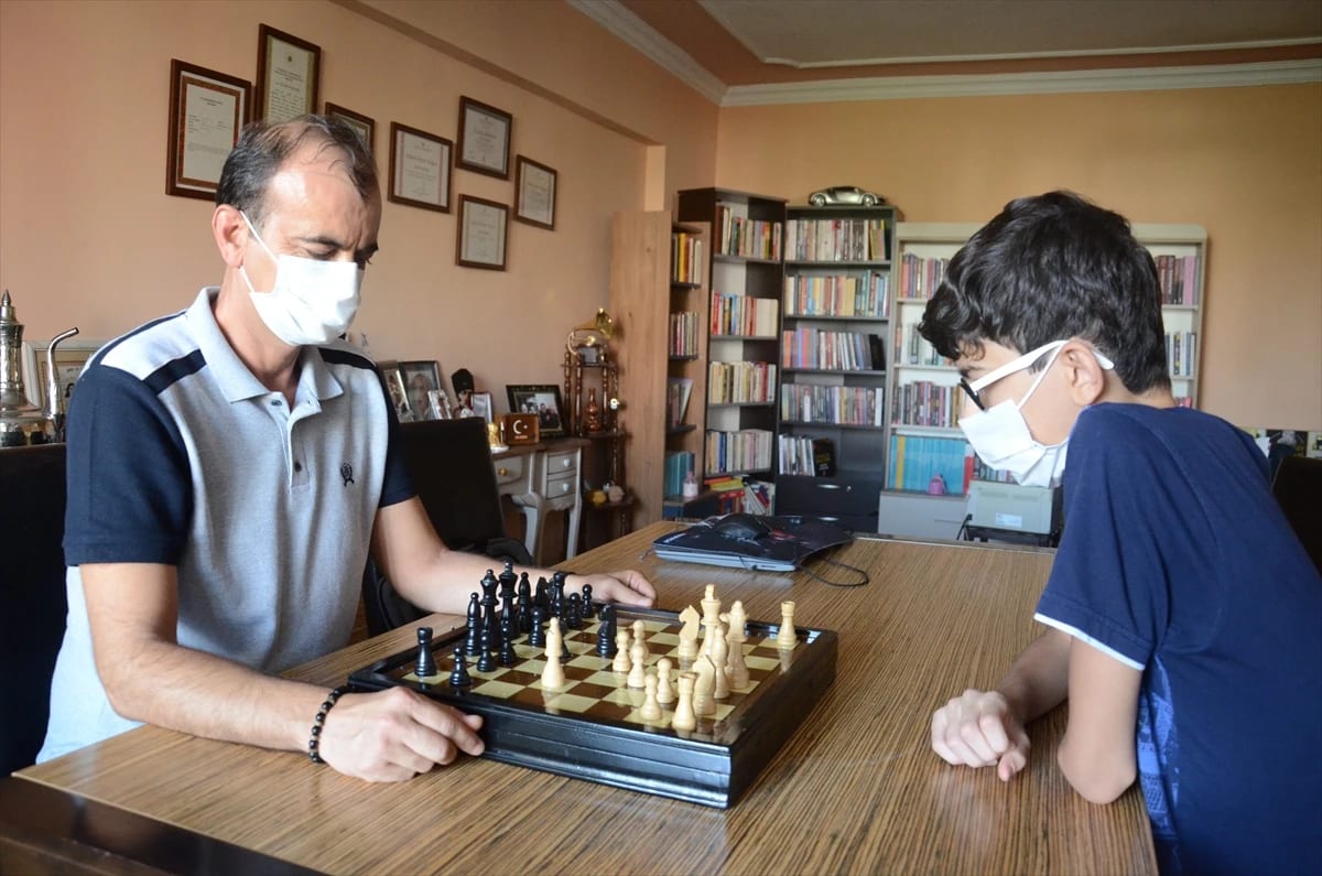 Koronavirüs, İnsanı Ruhen ve Bedenen Yıpratıyor
