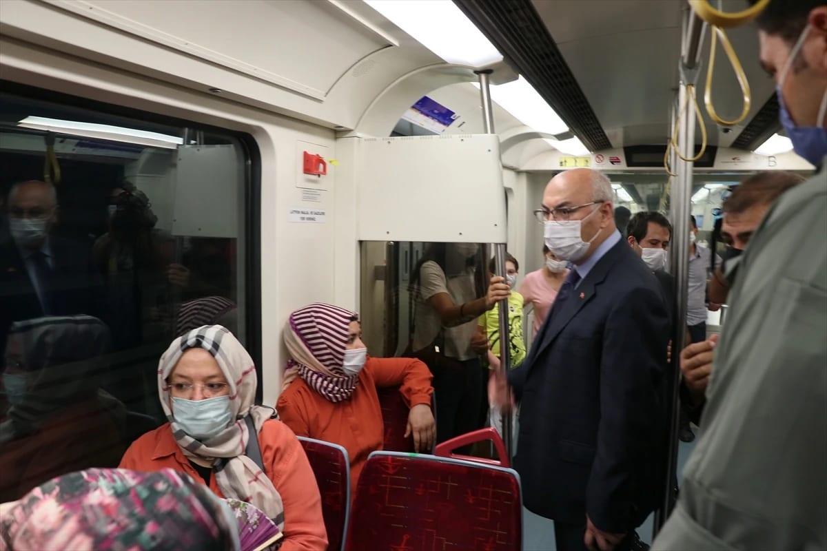 İzmir’de Vali Köşger’in Katılımıyla Kovid-19 Denetimi Yapıldı