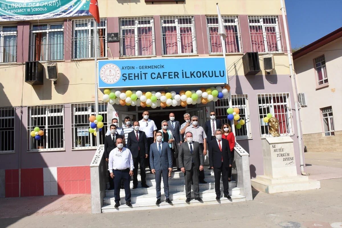 Germencik’te Yeni Eğitim Öğretim Yılı Dolayısıyla Tören Düzenlendi