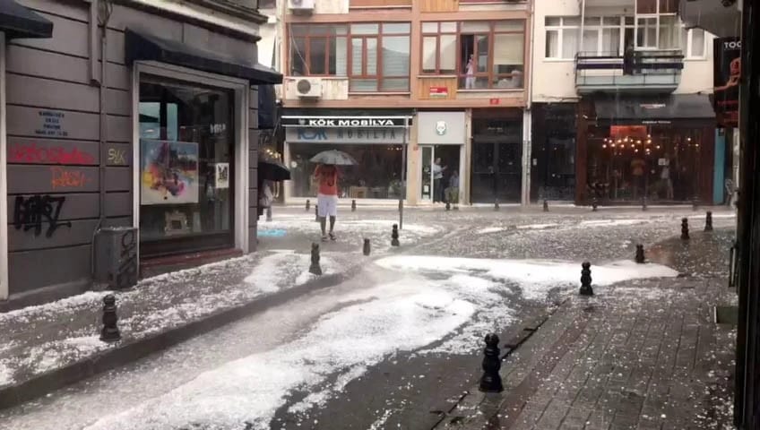İstanbul’da Dolu Yağışı