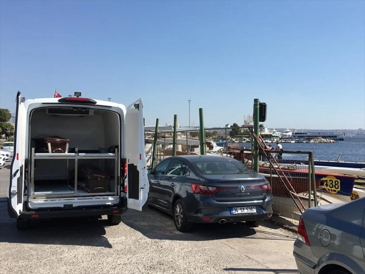 İzmir’de Denizde Erkek Cesedi Bulundu