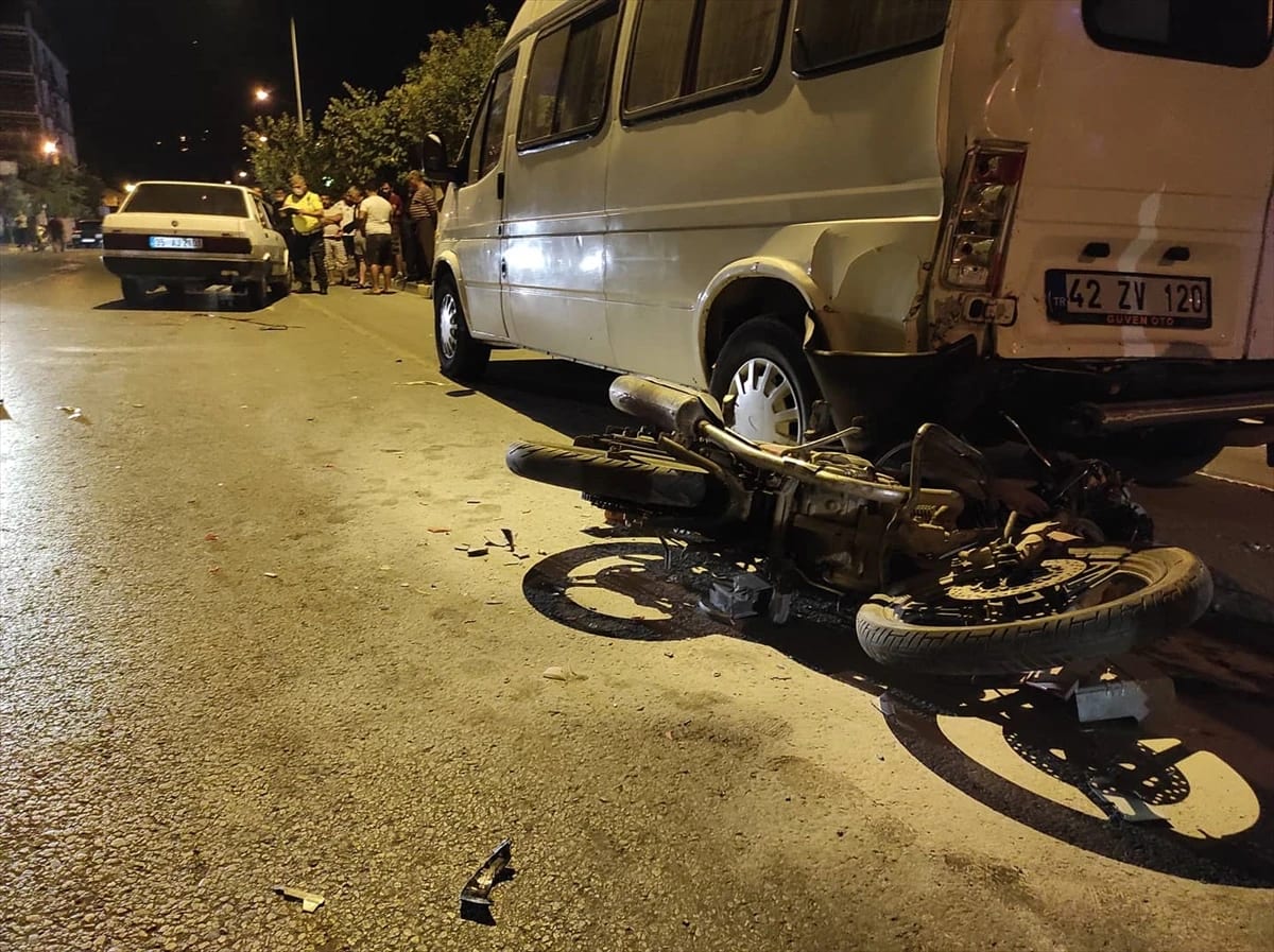 Manisa’da Devrilen Motosikletin Sürücüsü Öldü