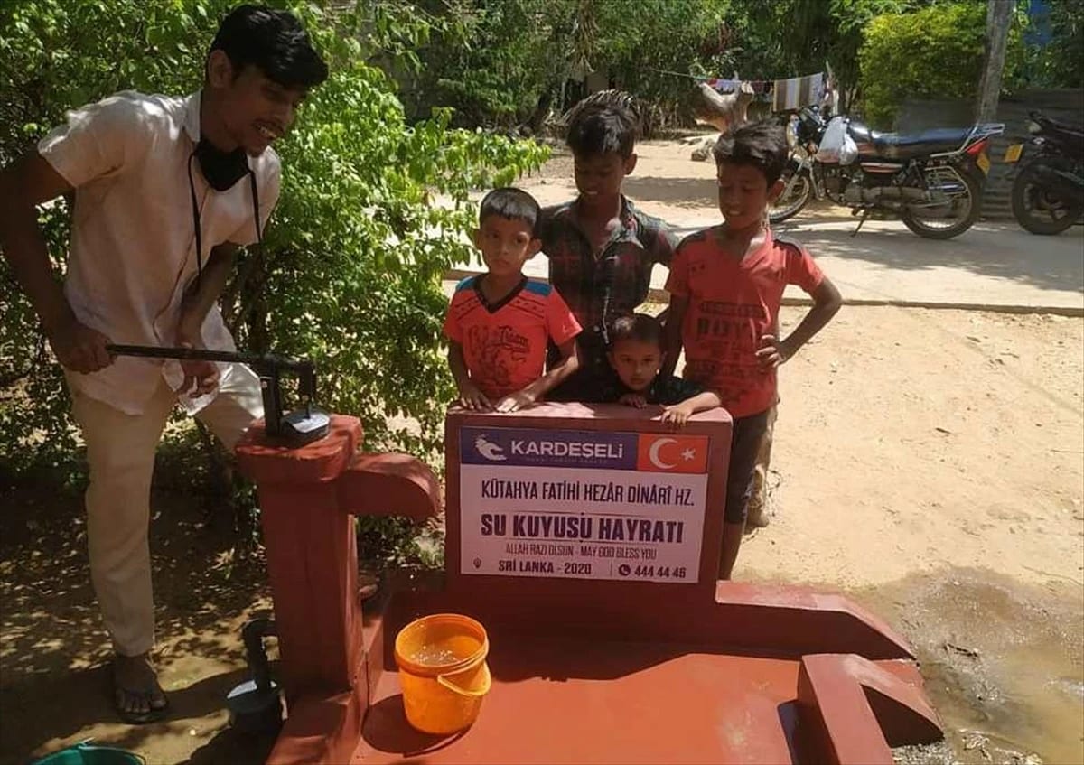 Sosyal Medya Sayfasının Üyeleri Sri Lanka’da Su Kuyusu Açtırdı
