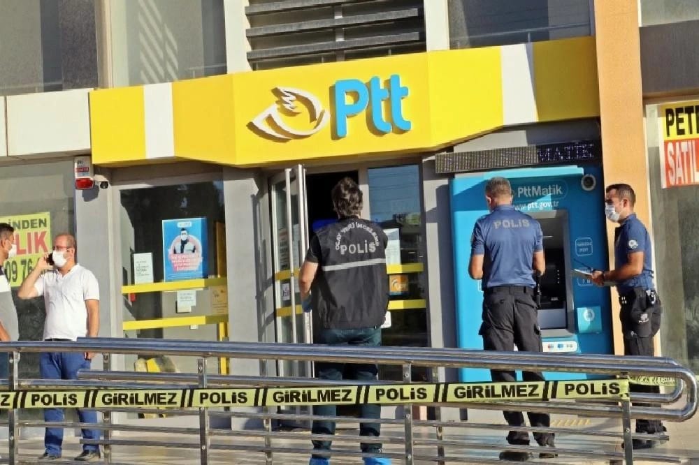 Antalya’da PTT Gaspçısı Yakalandı