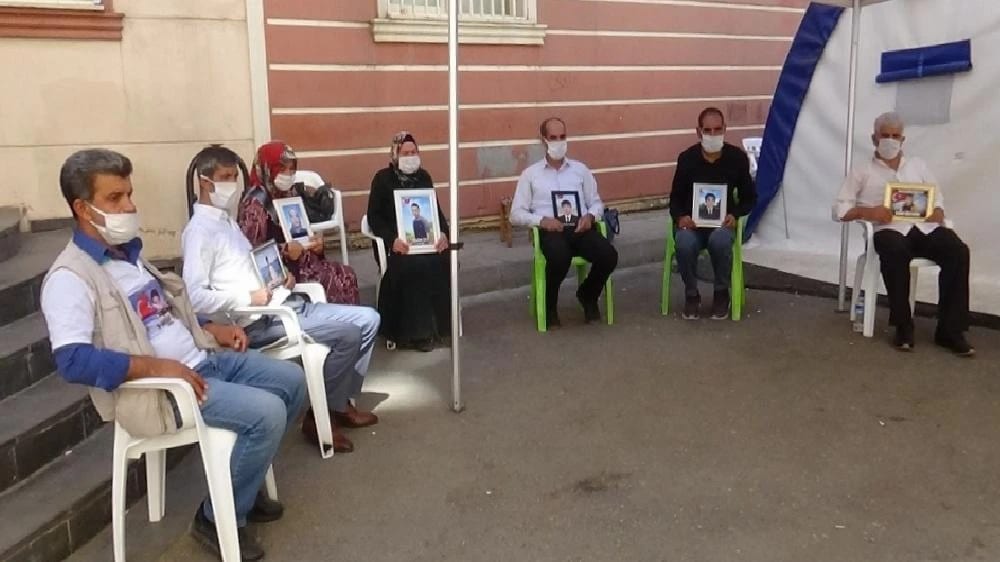 HDP Önündeki Ailelerin Evlat Nöbeti 395’inci Gününde