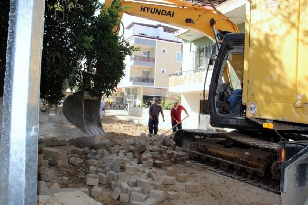 Nazilli Yeşil Mahalle’de Yol Onarım Çalışmaları Başladı