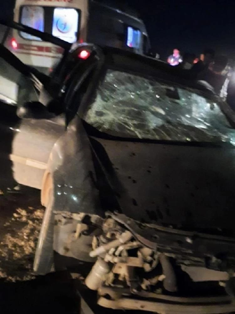 Tır ile Otomobil Kafa Kafaya Çarpıştı: 1 Ölü, 1 Yaralı