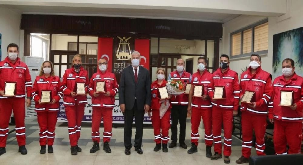 Başkan Atay Depremin Karamanlarını Ağırladı