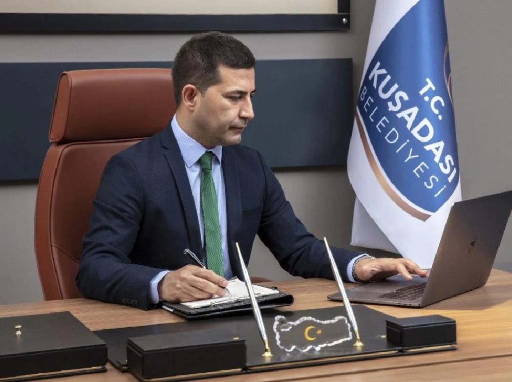 Başkan Günel’den Hasarlı Binalara Girmeyin Uyarısı