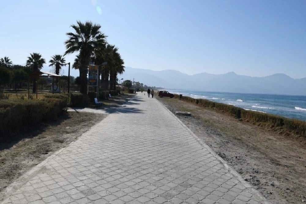 Kuşadası Sahil Bandında Yürüyüş Yolu Düzenlemesi