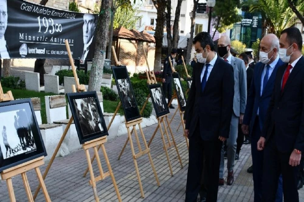 Söke’de Atatürk Fotoğrafları Sergisi Açıldı