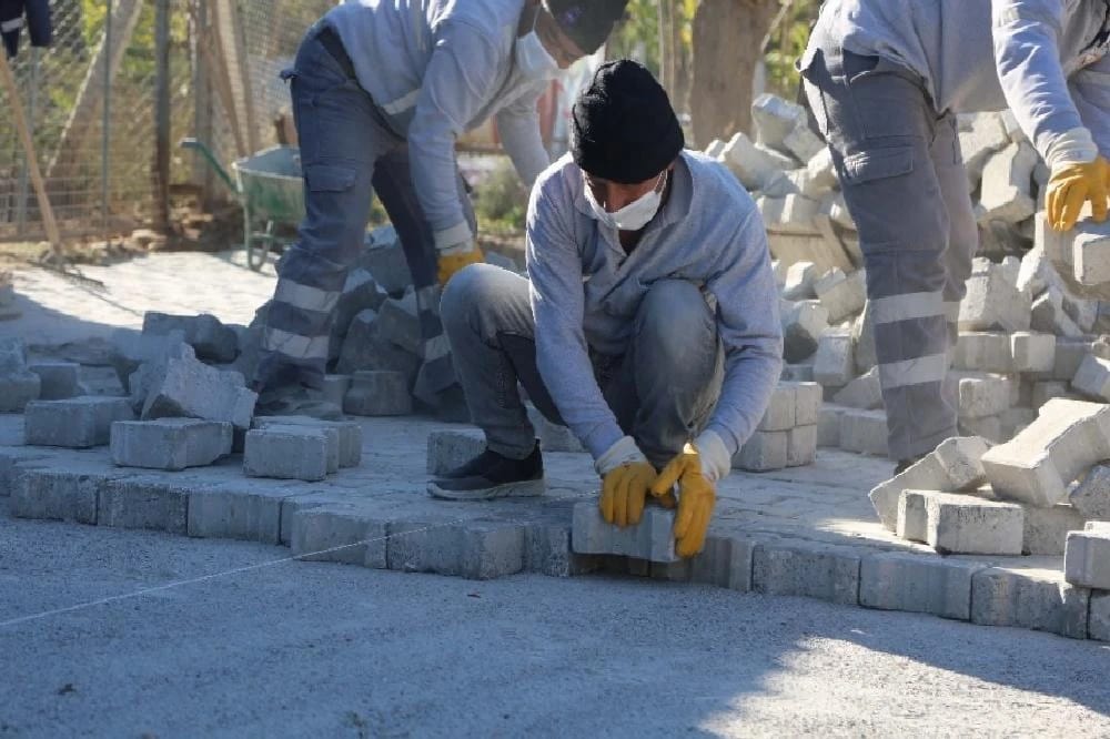 Umurlu Mahallesi’nde Yol Yapım Çalışmaları Sürüyor