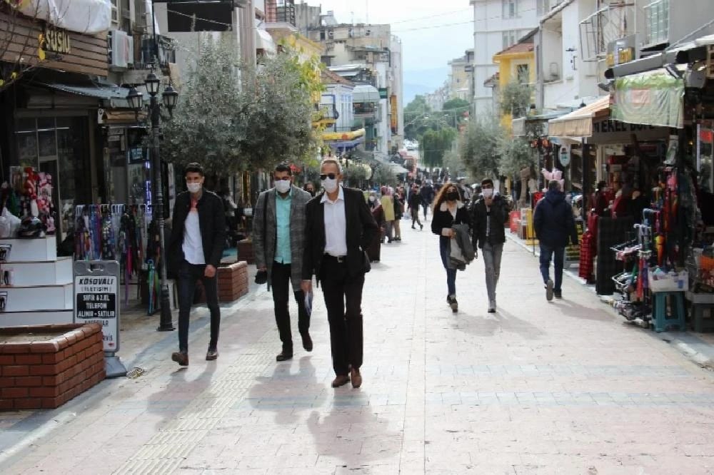 56 Saatlik Kısıtlamanın Ardından Aydın Sokakları Hareketlendi