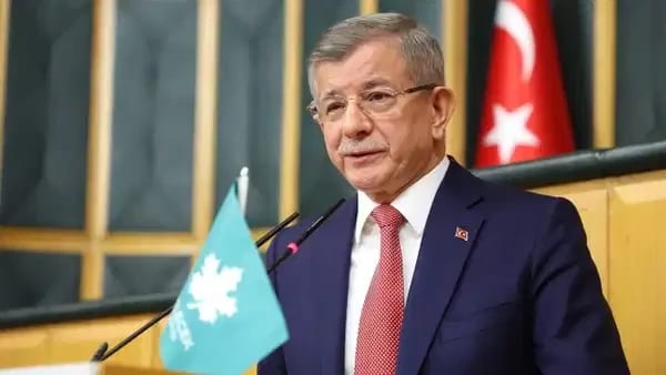 Gelecek Partisi Feshedildi! Davutoğlu Siyaseti Bıraktığını Duyurdu
