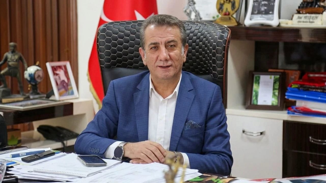 CHP Efeler’de Toplu İstifa Hazırlığı: Anıl Yetişkin ve Örgüt Üyeleri Yeni Parti’ye Geçecek