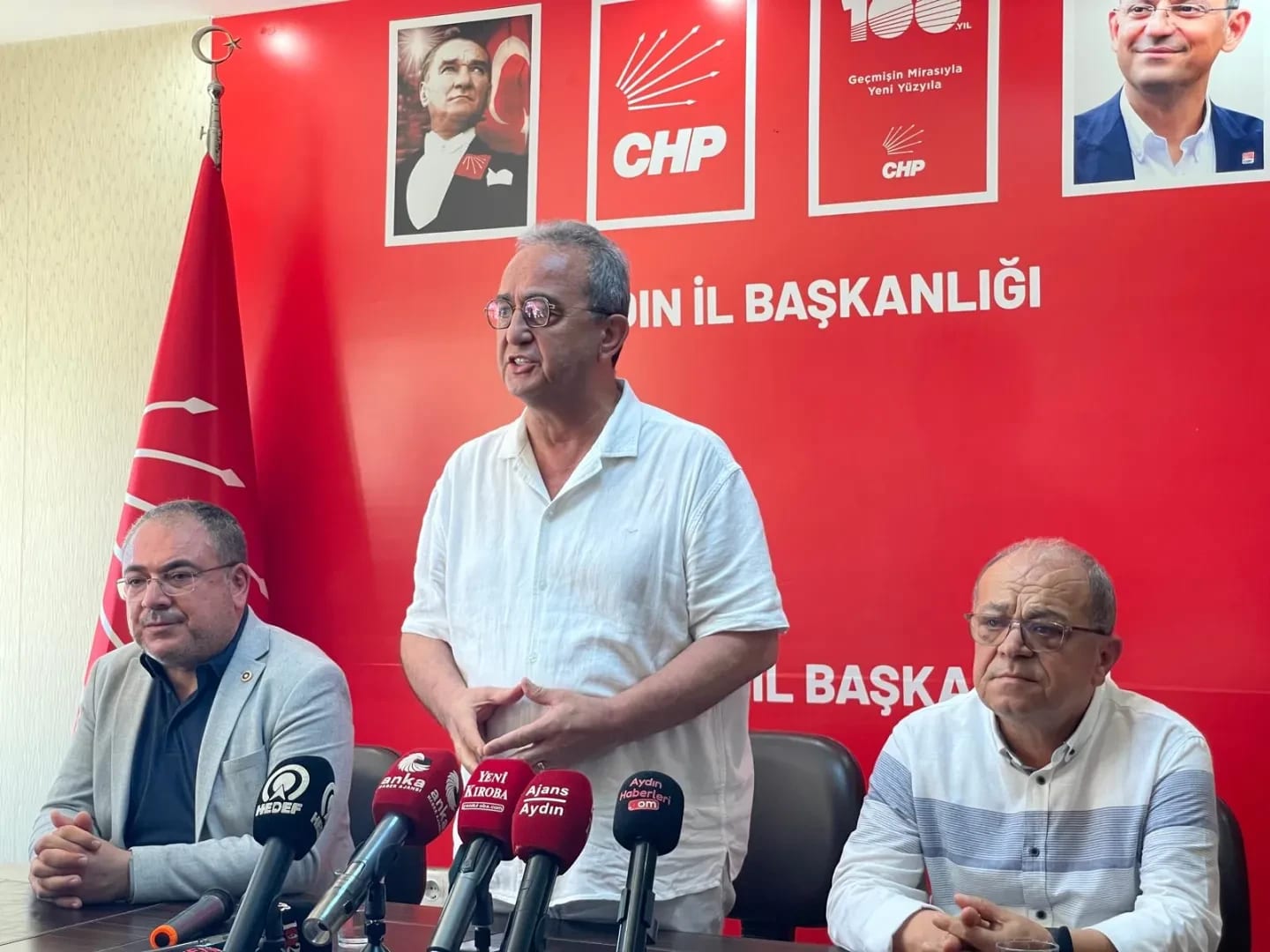 CHP’li Bülent Tezcan’dan MYK Kararına Tepki: “Cumhuriyet Halk Partisi Gücünü Milletten Alır”