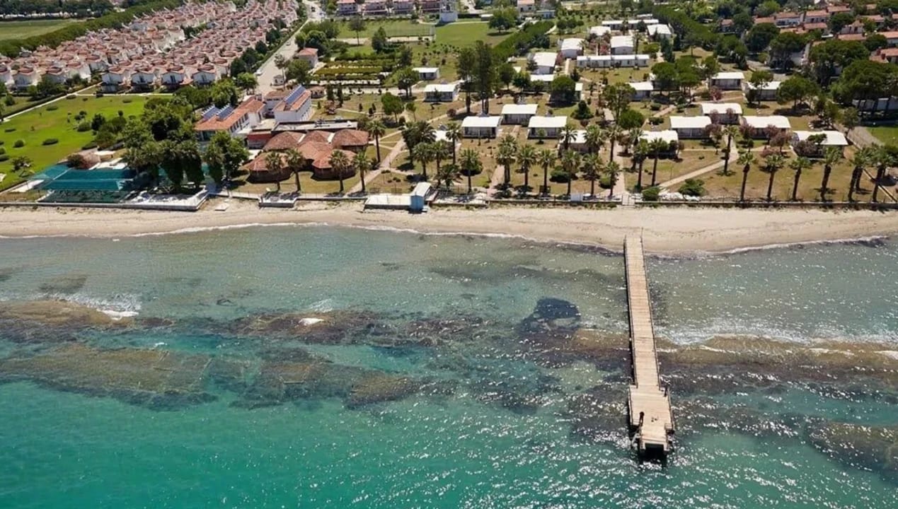 Kuşadası’nda Hilton Oteli İddiası Tartışma Yarattı