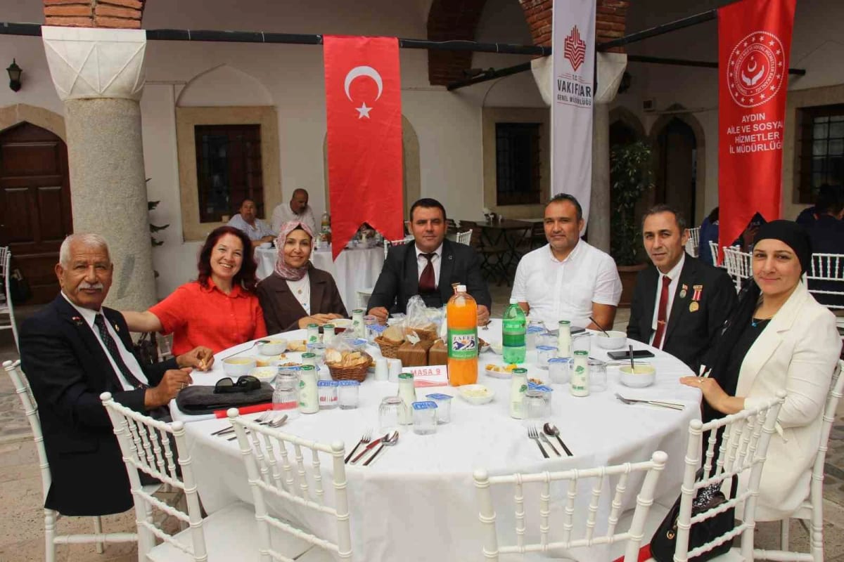 Aydın’da gaziler onuruna yemek programı düzenlendi