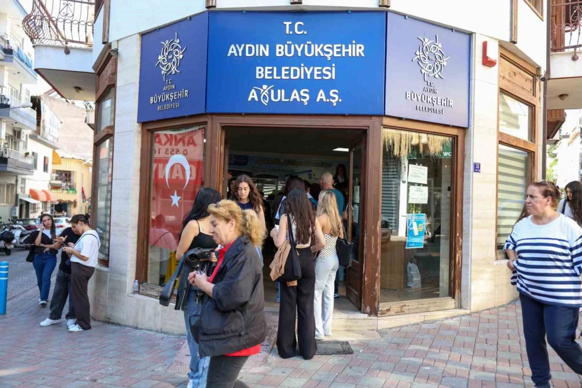 Aydın’da üniversiteliler AYKART için stantlara akın etti