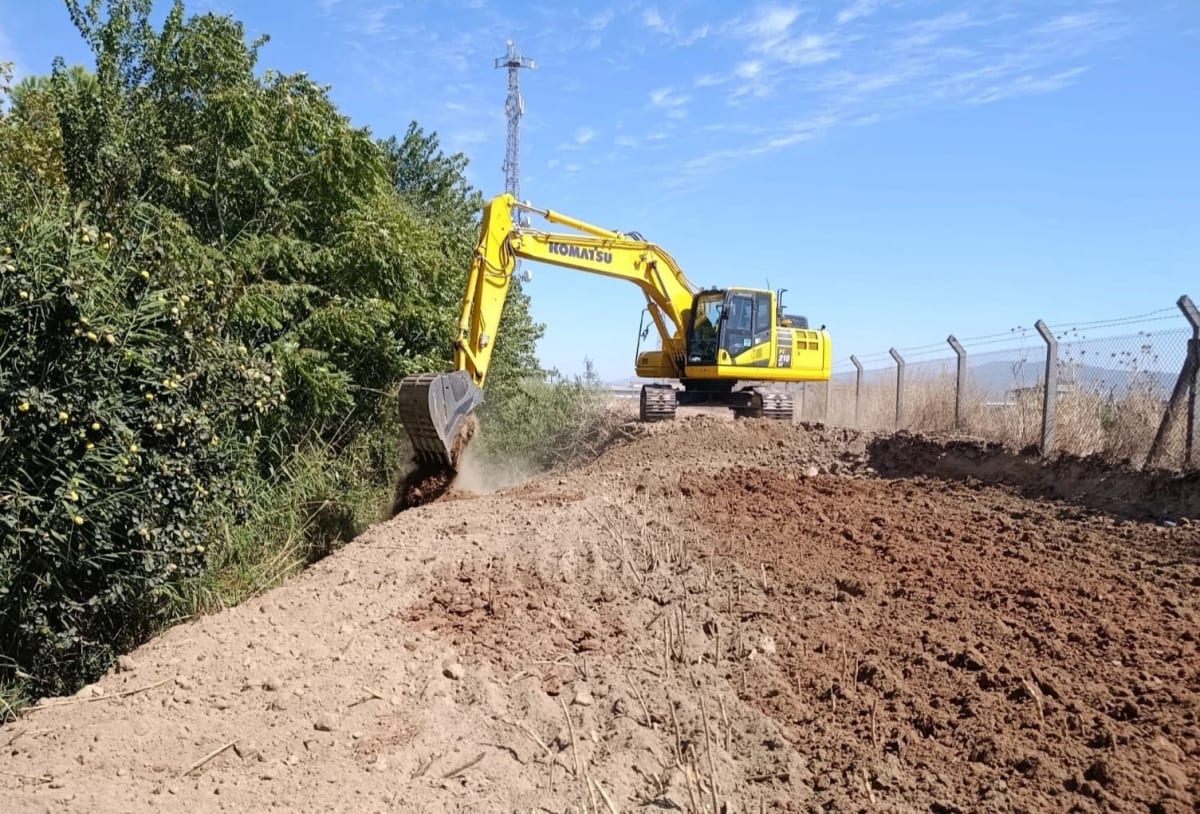 Aydın’ın 17 ilçesinde yol çalışmaları eş zamanlı sürüyor