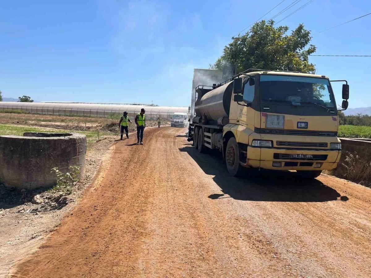 Aydın’ın 17 ilçesinde yol çalışmaları eş zamanlı sürüyor