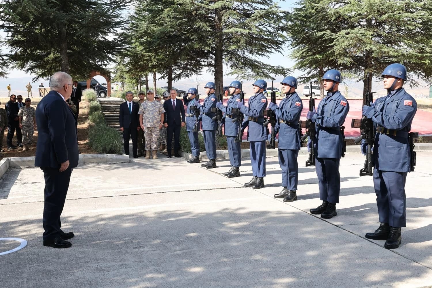 Bakan Güler, 17’nci Hava ve Füze Savunma Üs Komutanlığı’nı Ziyaret Etti