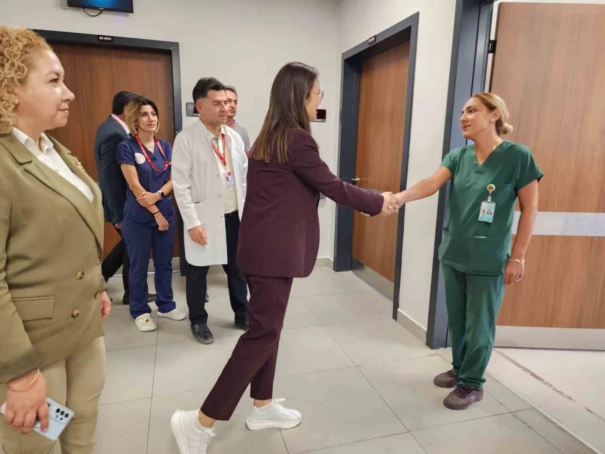 Başhekim Özbağçıvan, Kadın Doğum Servisinde incelemelerde bulundu