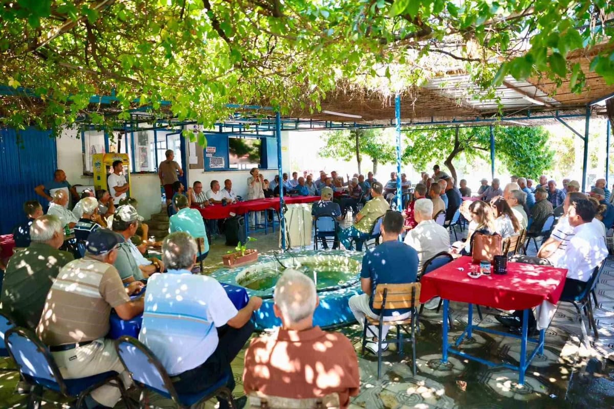 Başkan Gençay zeytin üreticileri ile bir araya geldi