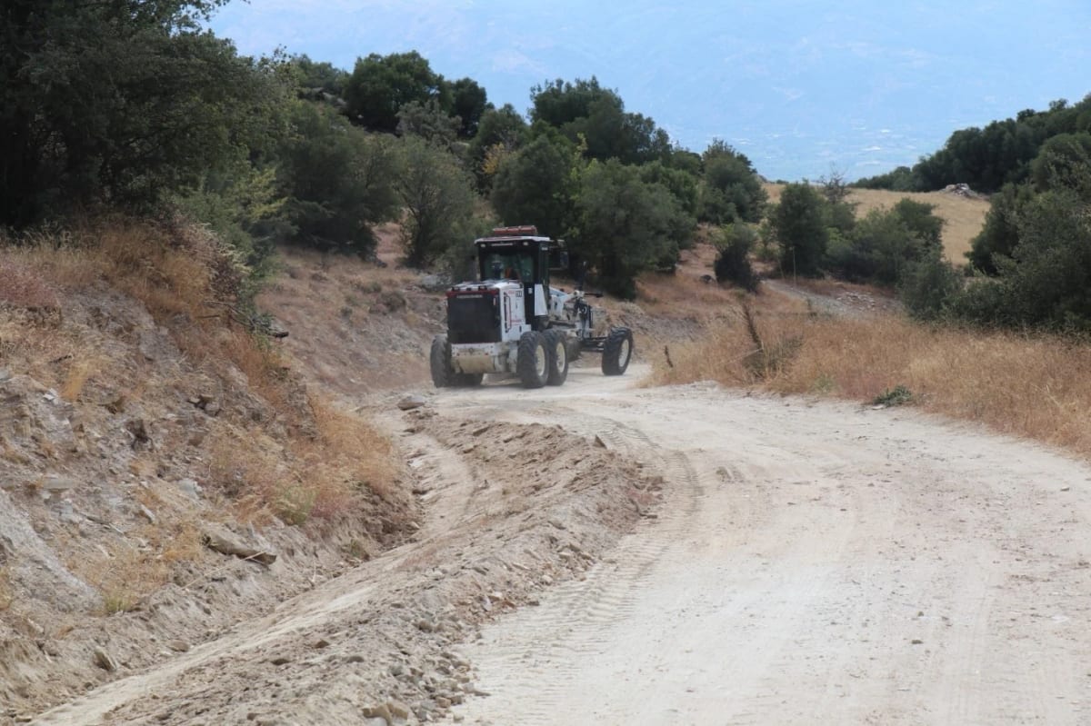 Bozdoğan Belediyesi yol çalışmalarına devam ediyor