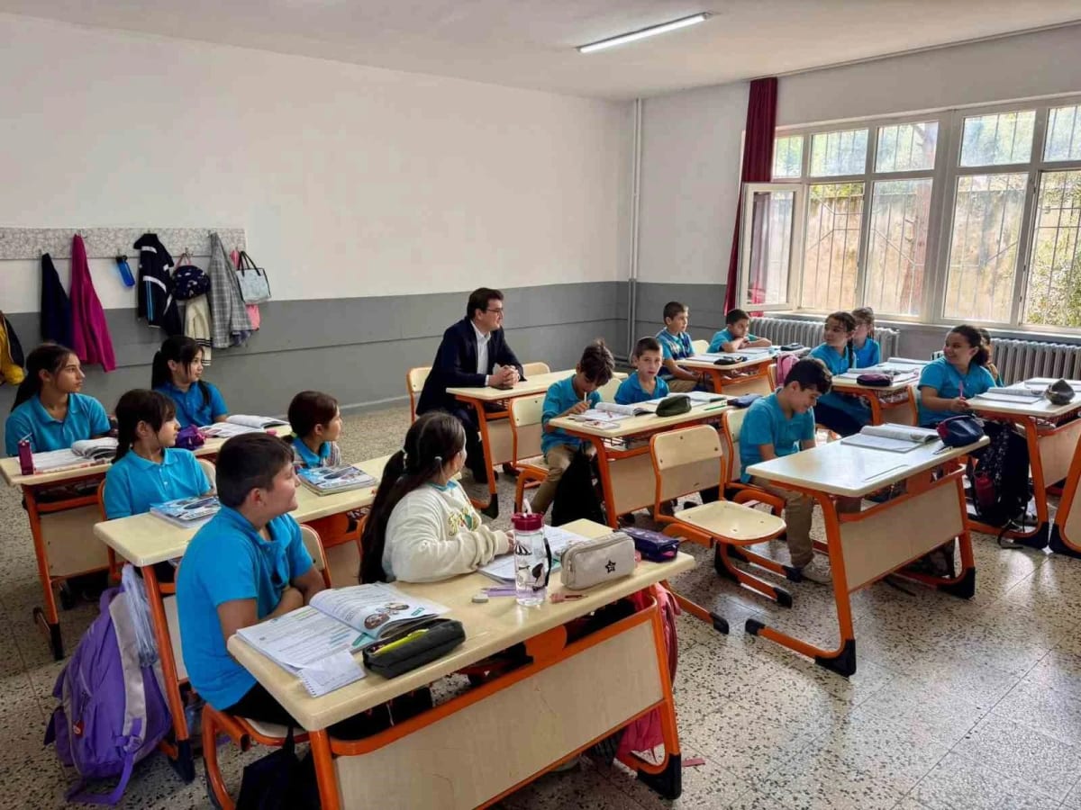 Bozdoğan’da Kaymakam Sözen, öğretmen ve öğrencilerle bir araya geldi