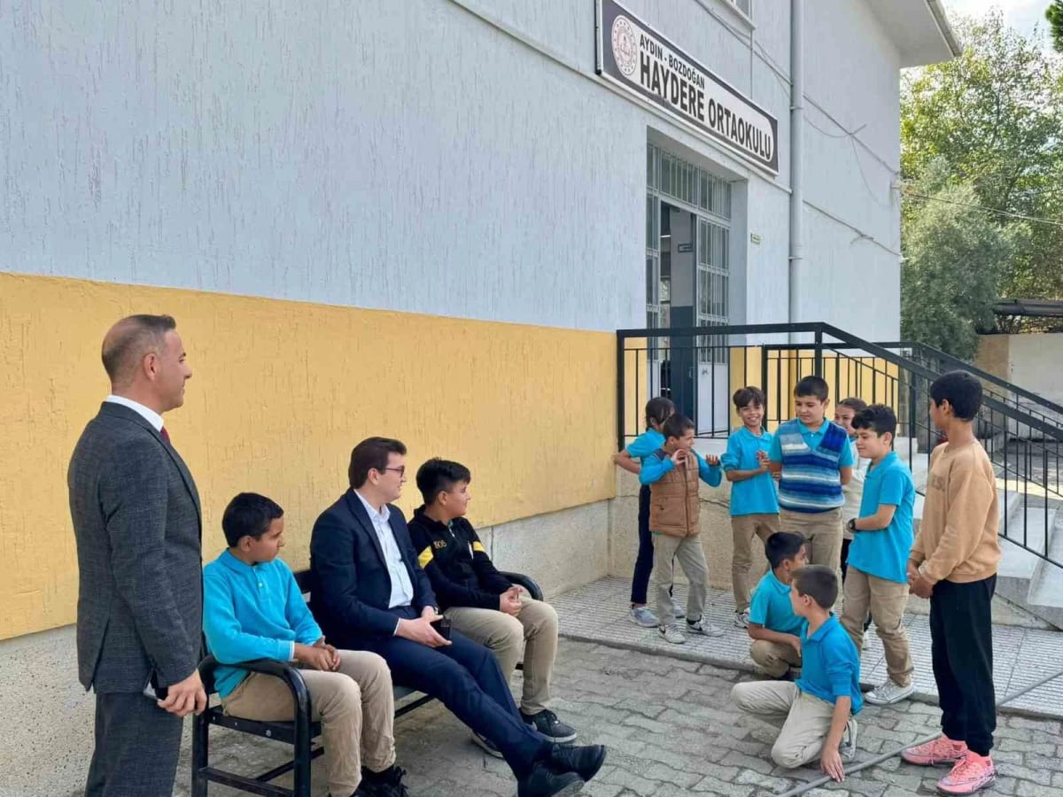 Bozdoğan’da Kaymakam Sözen, öğretmen ve öğrencilerle bir araya geldi