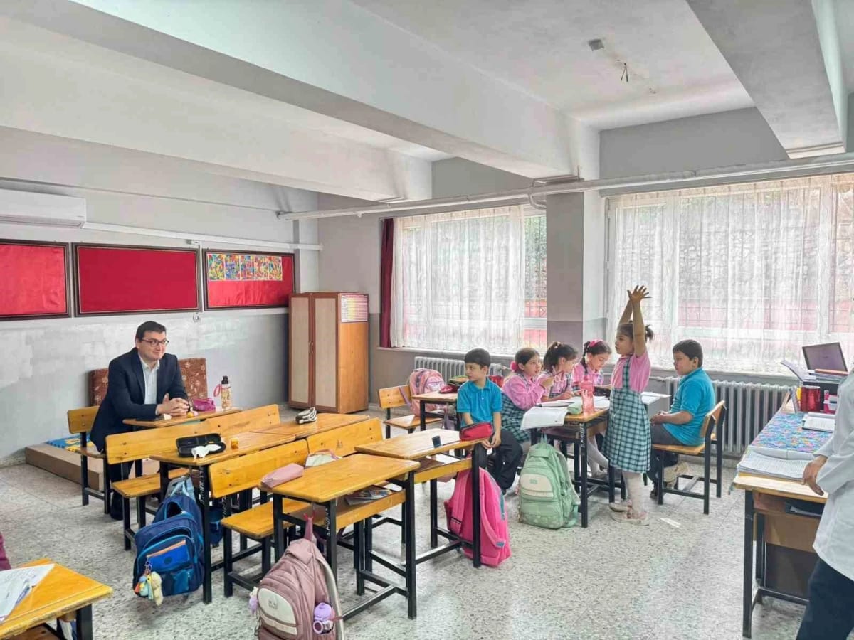 Bozdoğan’da Kaymakam Sözen, öğretmen ve öğrencilerle bir araya geldi