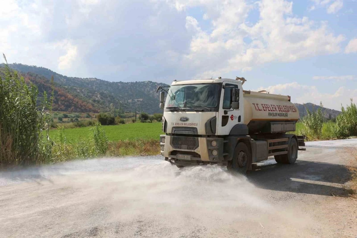 Efeler Belediyesi yol çalışmalarını sürdürüyor