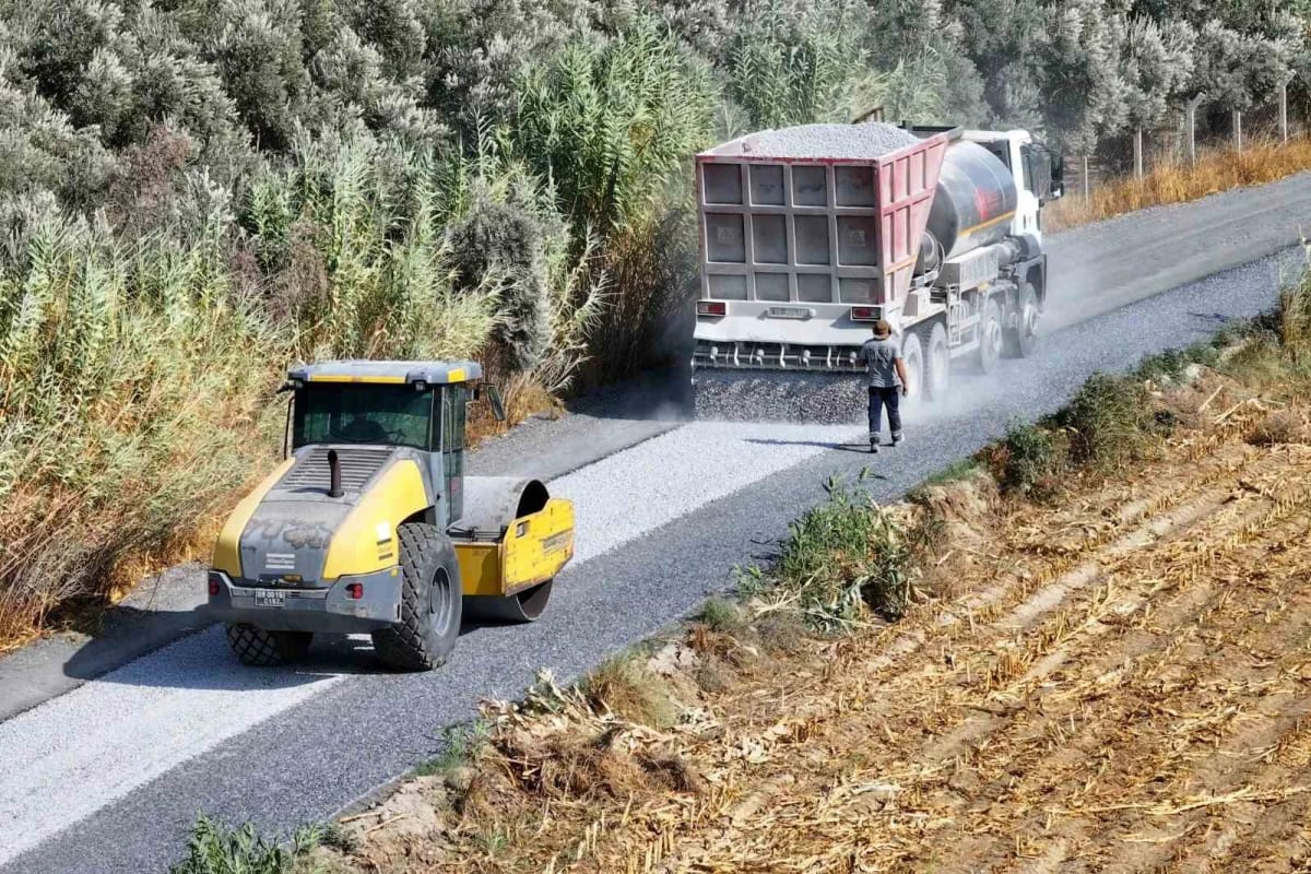 Efeler Belediyesi yol çalışmalarını sürdürüyor