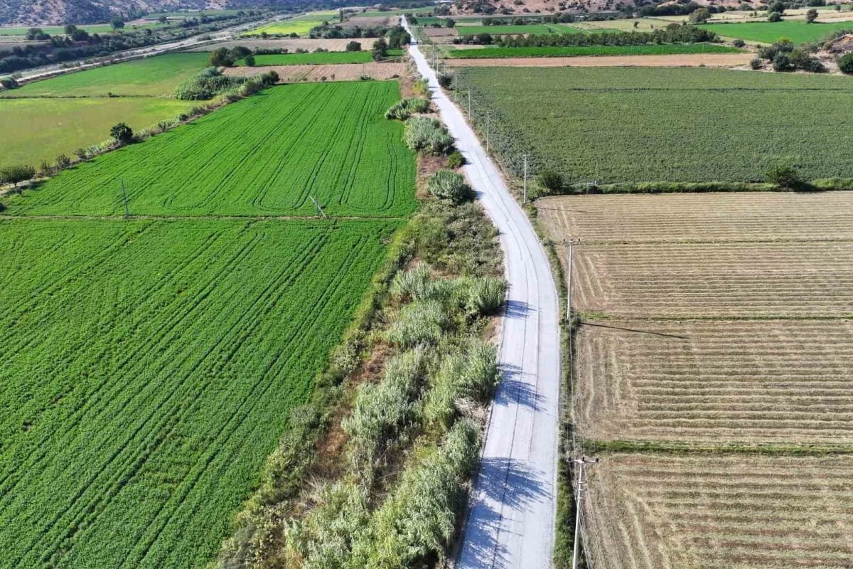 Efeler Belediyesi yol çalışmalarını sürdürüyor