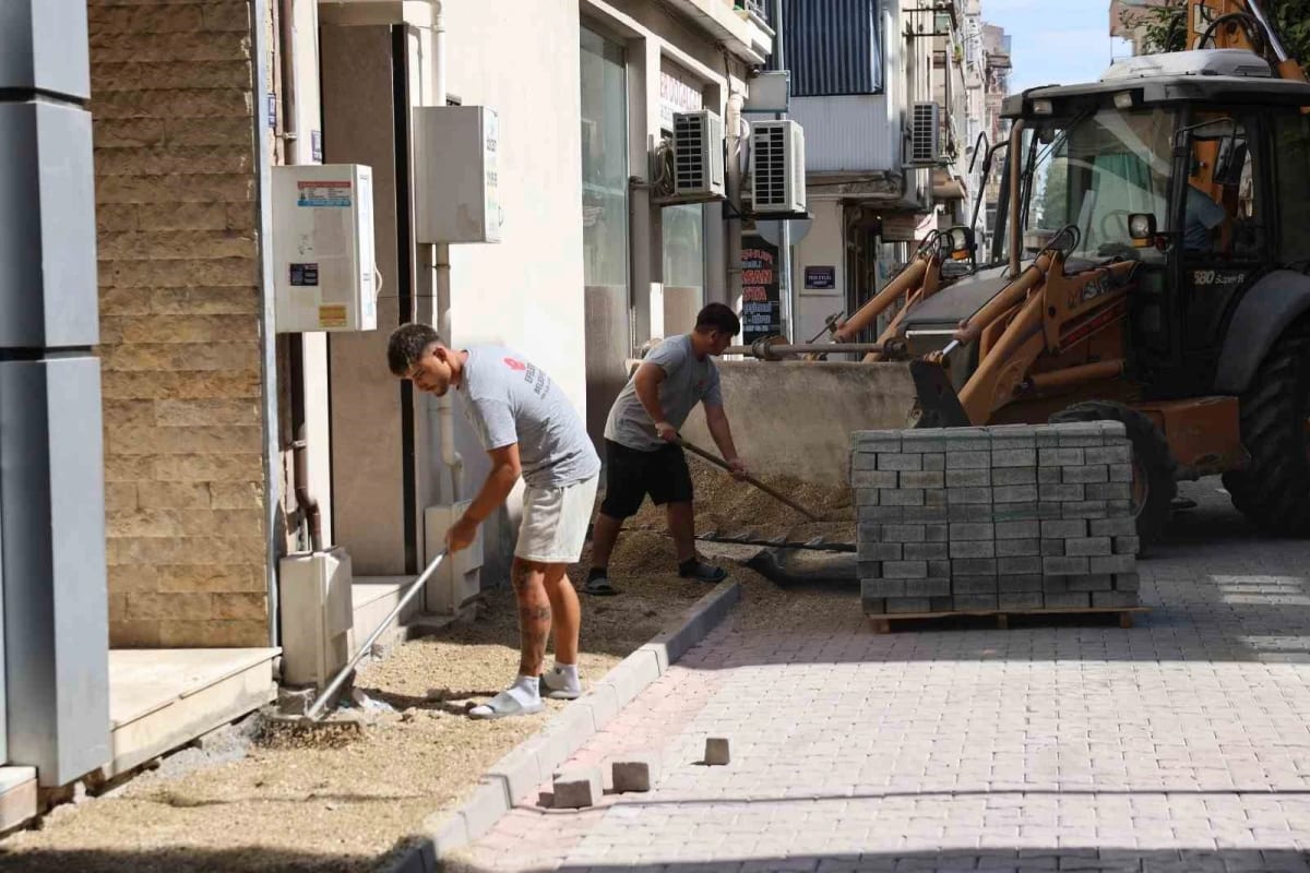 Efeler Belediyesi yol yenileme çalışmalarını sürdürüyor