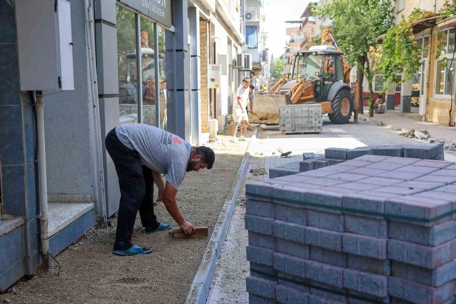 Efeler Belediyesi yol yenileme çalışmalarını sürdürüyor