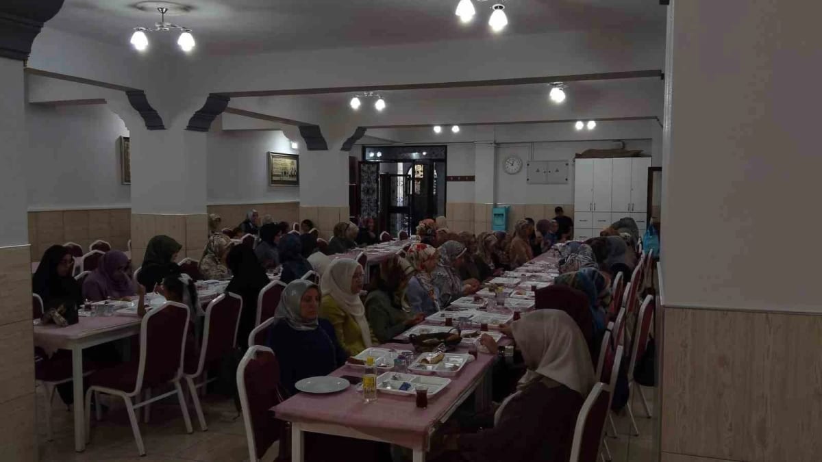 Efeler’de Kur’an kursu öğreticilerine yeni eğitim yılı öncesi seminer