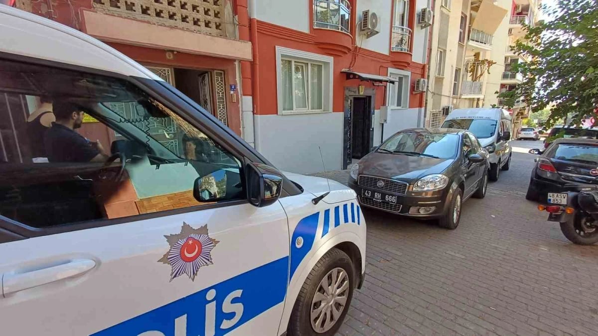 Genç kadın evde ölü bulundu