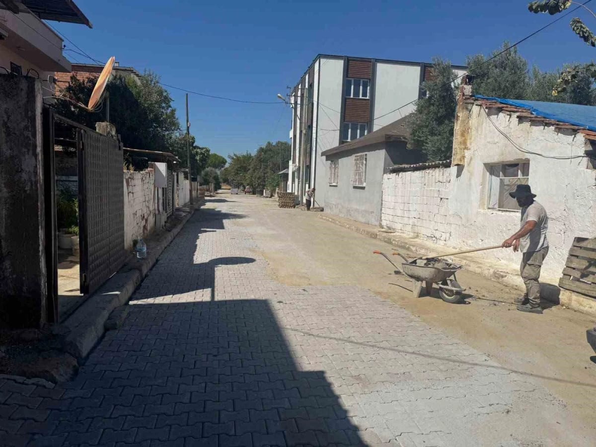 Germencik’te cadde ve sokaklarda çalışmalar hız kesmeden sürüyor