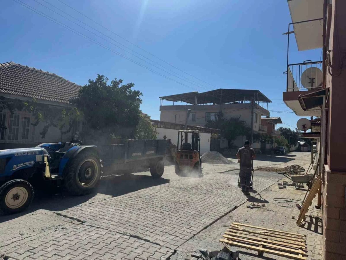 Germencik’te cadde ve sokaklarda çalışmalar hız kesmeden sürüyor