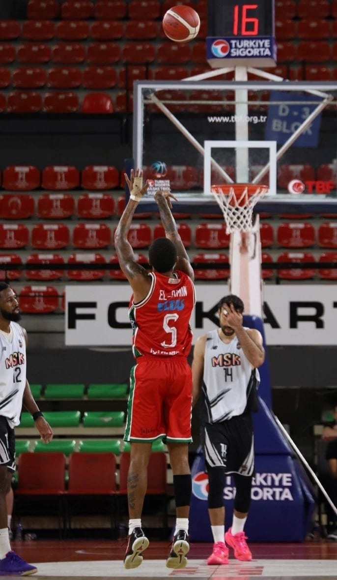 Hazırlık maçında Karşıyaka ile Aliağa Petkimspor rakip