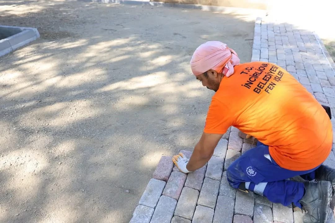 İncirliova’da öğrenciler için okul bahçelerinde düzenleme