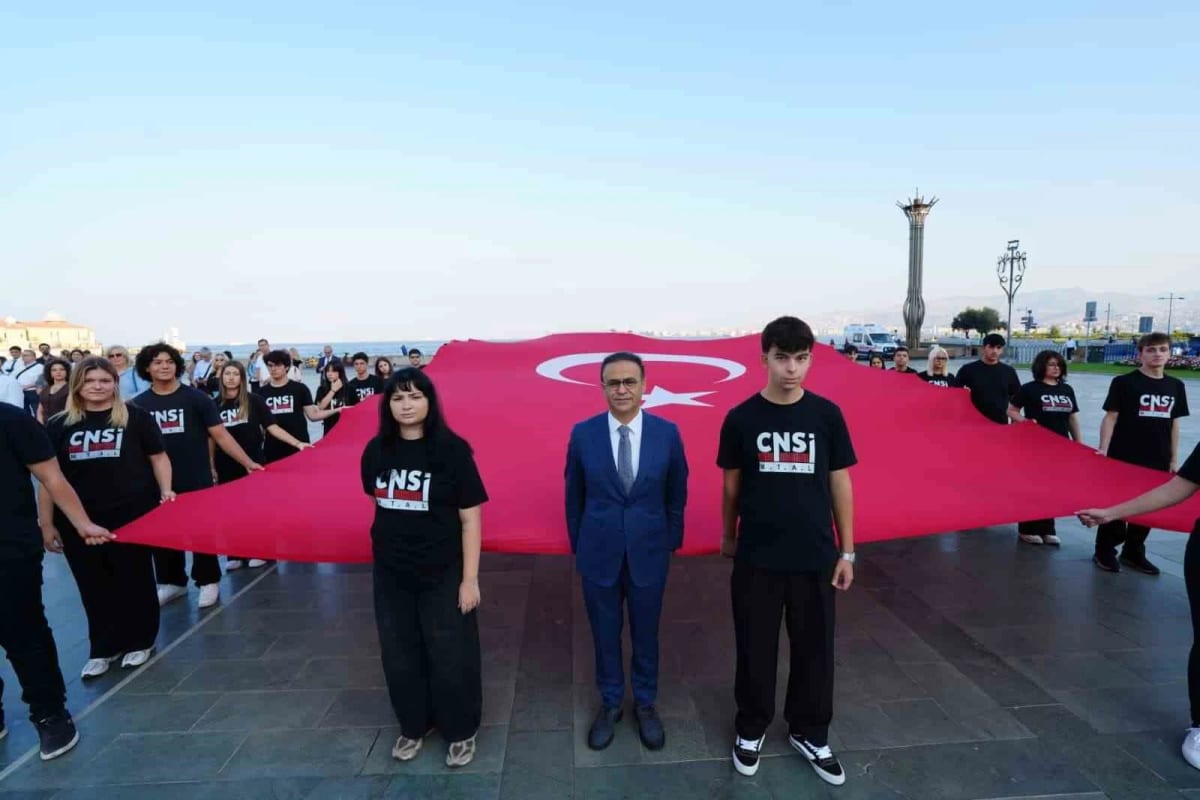 İzmir’de yeni eğitim öğretim yılı törenle başladı