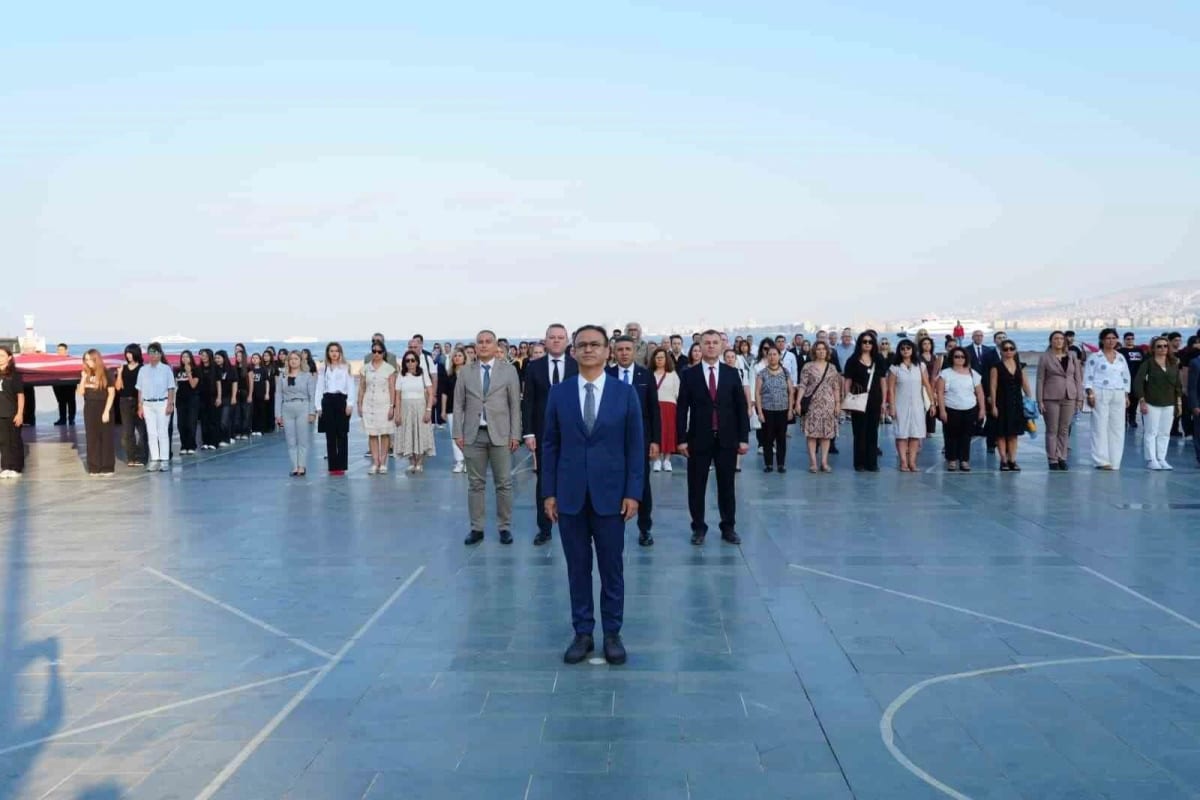 İzmir’de yeni eğitim öğretim yılı törenle başladı