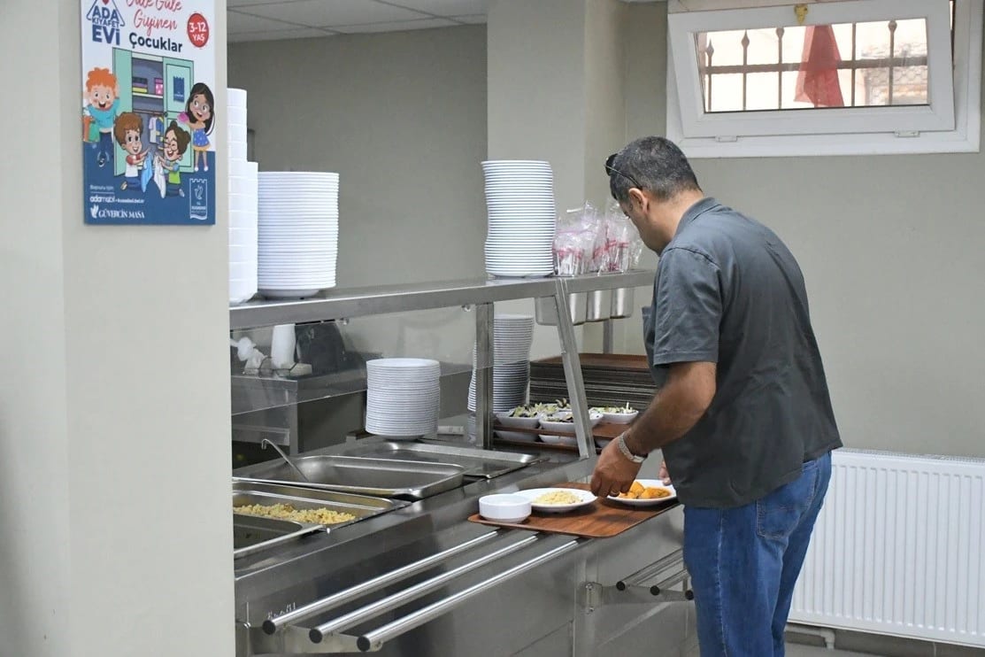Kuşadası’nda Kent Lokantası her gün 500 kişiyi ağırlıyor