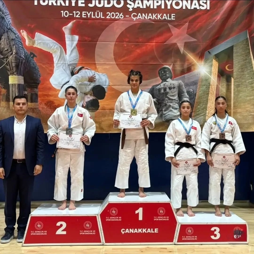 Manisalı sporculardan madalya yağmuru