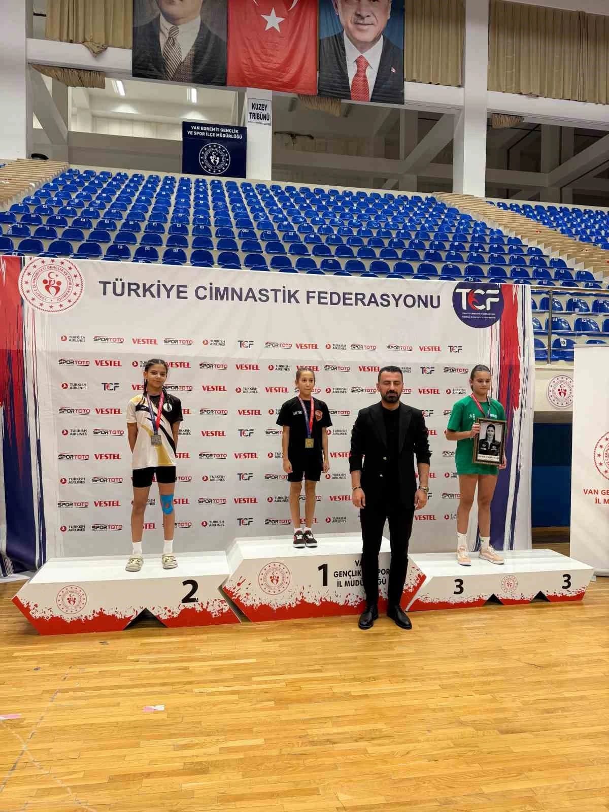 Manisalı sporculardan madalya yağmuru