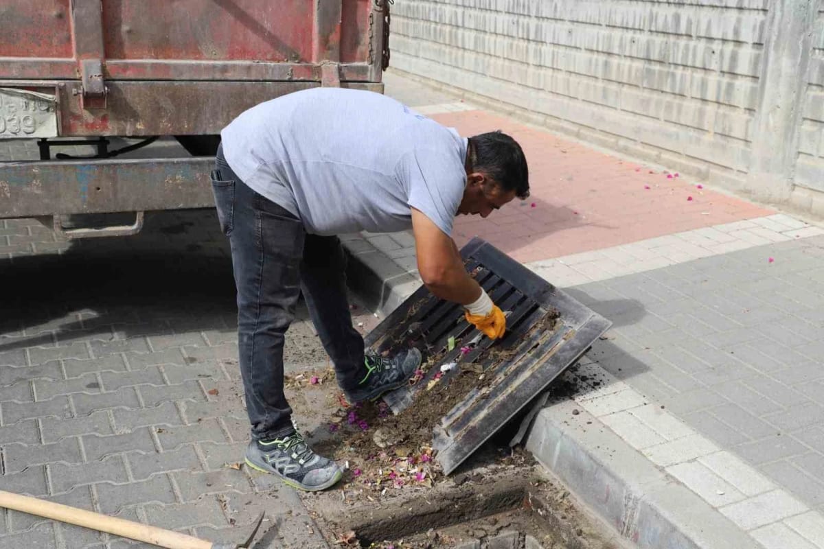 Nazilli’de kış öncesi mazgal temizliği